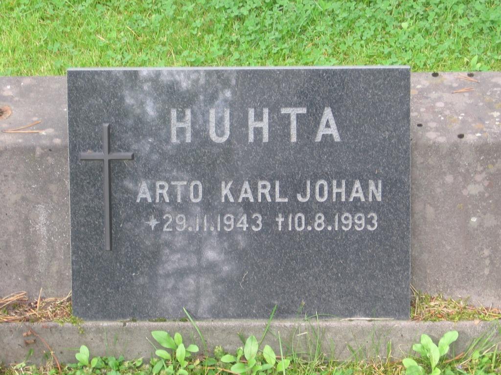 Unimurhan uhri, Arto Huhta, on haudattu Honkanummen hautausmaalle. Kuva DL Media Inc.