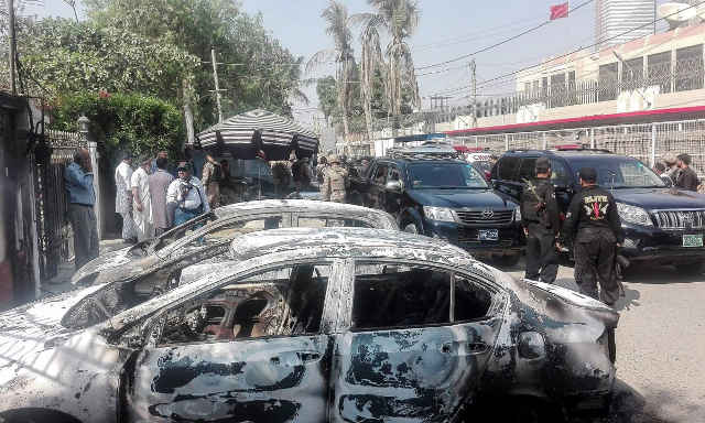 Separatistiryhmän tunkeutumisyrityksessä Kiinan konsulaattin Karachissa kuoli ainakin kaksi poliisia.jpg