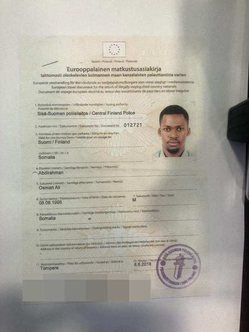 Osman Ali Abdirahmanilla oli mukanaan Sisä-Suomen poliisilaitoksen myöntämä eurooppalainen matkustusasiakirja, kun hänet käännytettiin Somaliaan kesällä 2018..jpg