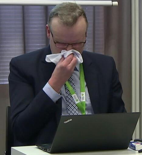"Räkikää, yskikää ja niistäkää useast SAMAAN RÄKÄRÄTTIIN muiden lähellä!