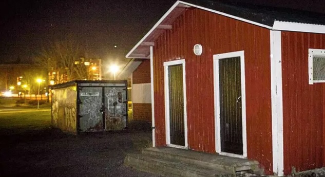 Kirkkonummi huoltorakennus lähikuva.jpg