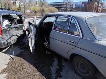Laajasalo jälkiseuraus kolari.jpg
