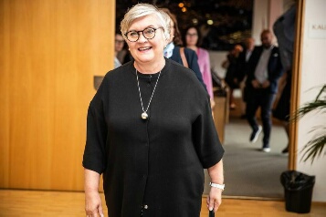 Sos ja terv valiokuntaa johtava kansanedustaja Anu Vehviläinen, kesk, antaa rauhoittavaa viestiä.jpg