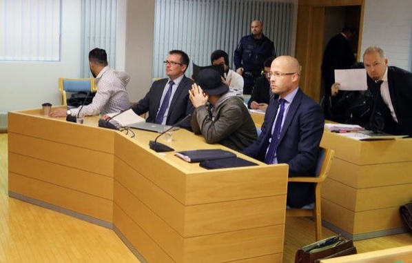 Kuvan miehistä pari on jälleen käräjillä mafiatyyppisestä toiminnasta. IL ARKISTO