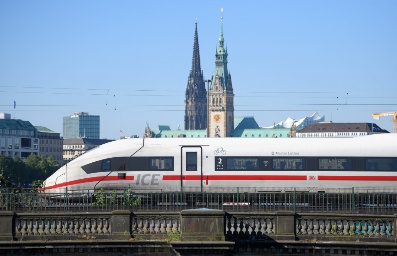 Deutsche-Bahn-ICE-Hamburg.jpg