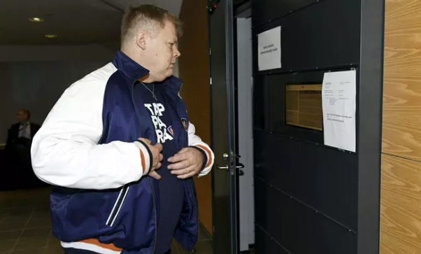 Natural Born Killers -järjestön entinen johtaja Lauri Johansson puhui alamaailman järjestöjen suhteesta Jari Aarnion murhajutussa.KUVA: HEIKKI SAUKKOMAA / LEHTIKUVA