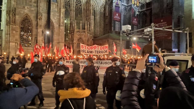 Iskun takia mielenosoituksen järjestäneitä on kuvattu "äärioikeistoksi". Taidanpa liittyä, jos he ovat ainoita islamterrorismin vastustajia?