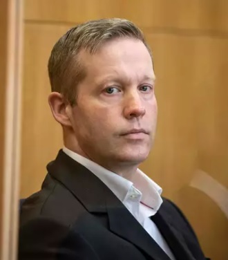 Murhasta tuomittu Stephan Ernst kuvattuna oikeudenkäyntinsä alussa viime kesäkuussa.­KUVA: BORIS ROESSLER / AFP