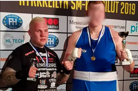 Jose Markki vasemmalla. Pidempi kilpakumppani taas on mahdollisesti trans-henkilö, kun näyttäisi olevan paksuna, vaikka pitäisi olla tekstin mukaan mies?