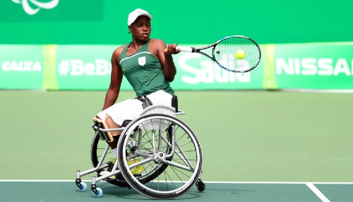Monissa Afrikan maissa on jo paraurheilijoita, mutta suurin osa heistä on miehiä. Vähitellen afrikkalaisnaisiakin on tullut paraurheilun pariin. Kuvassa on eteläafrikkalainen tennispelaaja Kgothatso Montjane.jpg