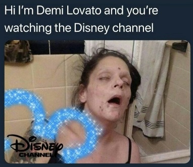 Lovato streittailemassa putsina.jpg