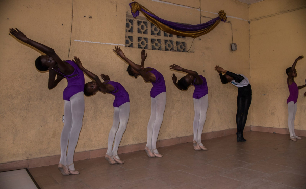 Leap of Dance Academyn balettitunti Lagosissa.jpg
