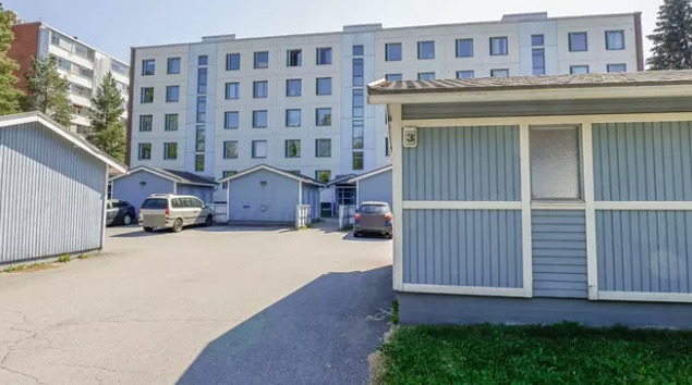 Yli puoli vuotta kateissa olleen miehen ruumis löytyi kerrostalon kellarista. Kuva Timo Aalto.