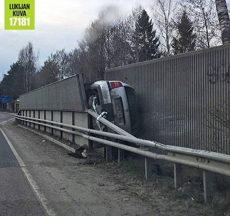 nätisti kaiteen yli
