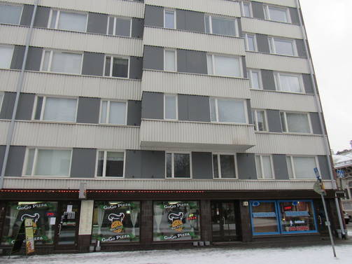 Tarjoilija Pasi Aaltonen surmattiin omassa asunnossaan Satamakatu 5 C: ssä. (JUHA VELI JOKINEN)
