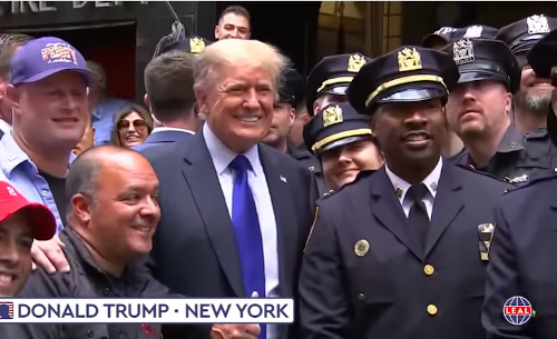 Trumpin ei tarvitse olla virkatärkeä yleisön kanssa.