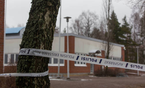 Poliisi on eristänyt terveyskeskuksen alueen Kotkassa. (SASU MÄKINEN)