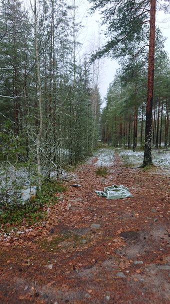 polku pienelle hiekkakuopalle (ei näy kartoissa)