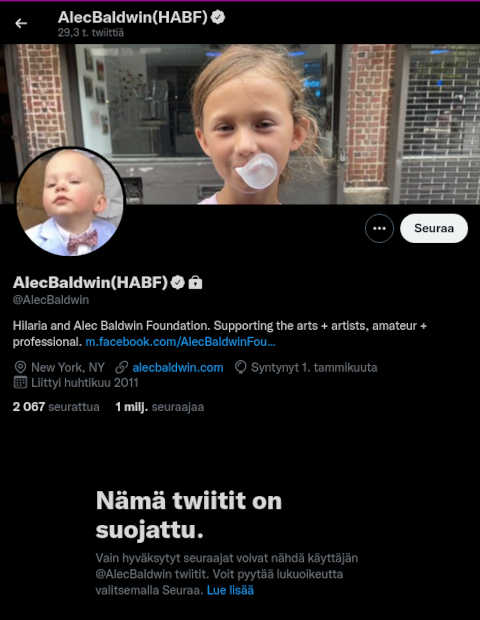 Baldwin vaiensi vale-espanjalaisen vaimonsa ja itsensä twittertilin, missä väitti isomman Coltin pyytämistä valeeksi vain tunteja ennen etsintälupaa.jpg