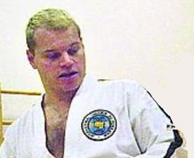 Sami Greus on taekwondon moninkertainen arvokisamitalisti, jolla on viiden danin musta vyö - kuvaa rajattu, alkup kuva Aku Ahlholm.jpg