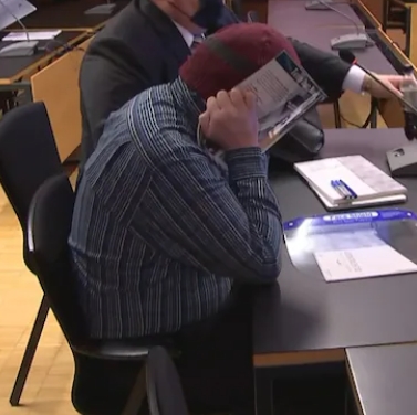Välimäkangas oikeudessa.jpg
