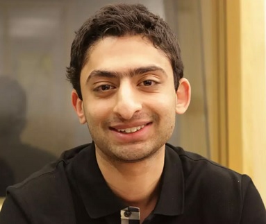 Waleed Ahmed nousi 18-vuotiaana Norjassa koko kansan yrittäjäidoliksi. KUVA: FOREDRAGSHOLDER AS