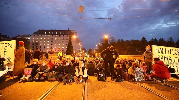 Elokapina Pitkäsillalla.jpg