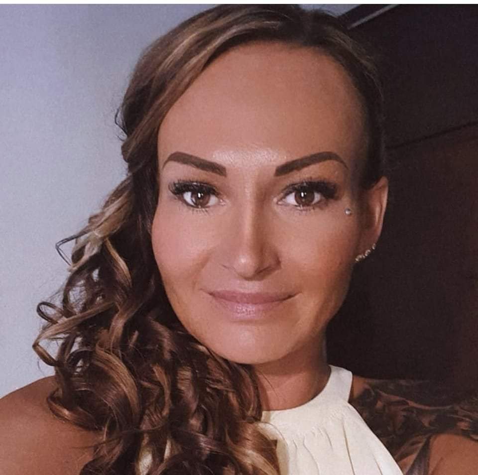 Pia Rautio. Hullu joka yrittää värvätä