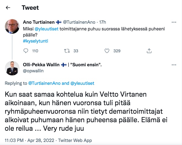 Wallin_veltto_selittaa_Turtiaiselle.jpg