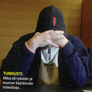 Kuva kelloliikkeen ryöstön oikeudenkäynnistä. Alibi 4/2012.