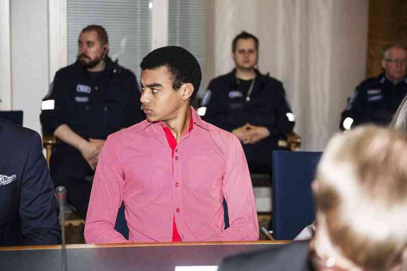 Ricardo Norberto Calvo Manzano: Törkeä raiskaus 3 vuotta 6 kuukautta