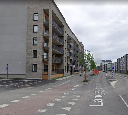 Tapahtumapaikka kuvan vasemmanpuoleisella kävelytiellä. Kuva googlemaps via pt-media.
