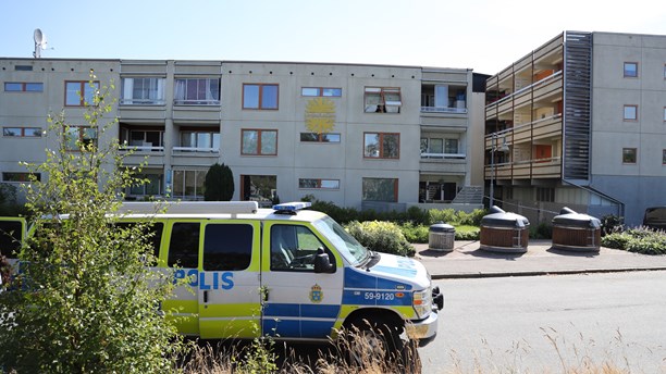 Perhe asui Gårdstenissa, asunto oli yläkerrassa missä ikkunat auki tuuletuksen vuoksi.jpg