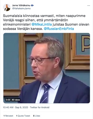 VKK_Jarno_maalittaa_ministerin.jpg