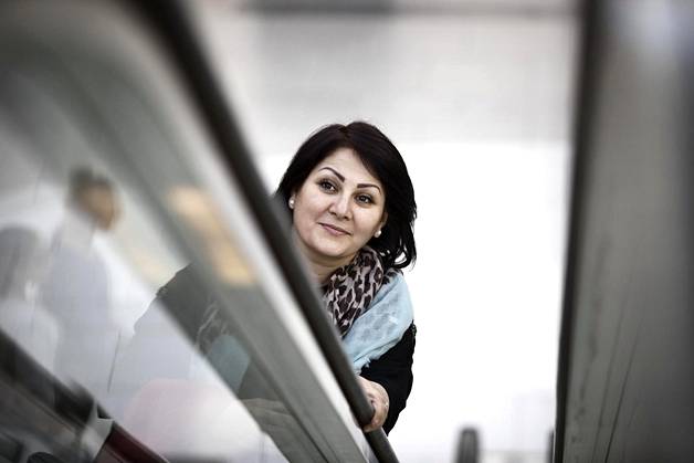 ”Kun ollaan Suomessa, niin on Suomen kulttuuri”, irakilainen Beriwan Mahmood sanoo. (KUVA: HEIDI PIIROINEN / HS)