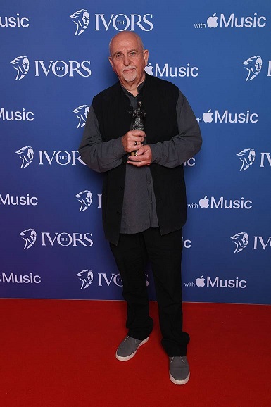 Peter-Gabriel-Ivors_770_1155_70_s.jpg