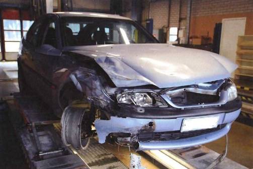 Nelostien puukottaja ajoi kolarin ennen suistumistaan viheriölle 2. lokakuuta 2016. (POLIISI)