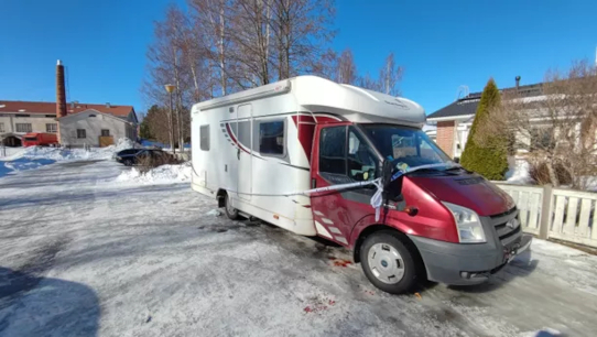 Matkailuauto Virroilla.jpg