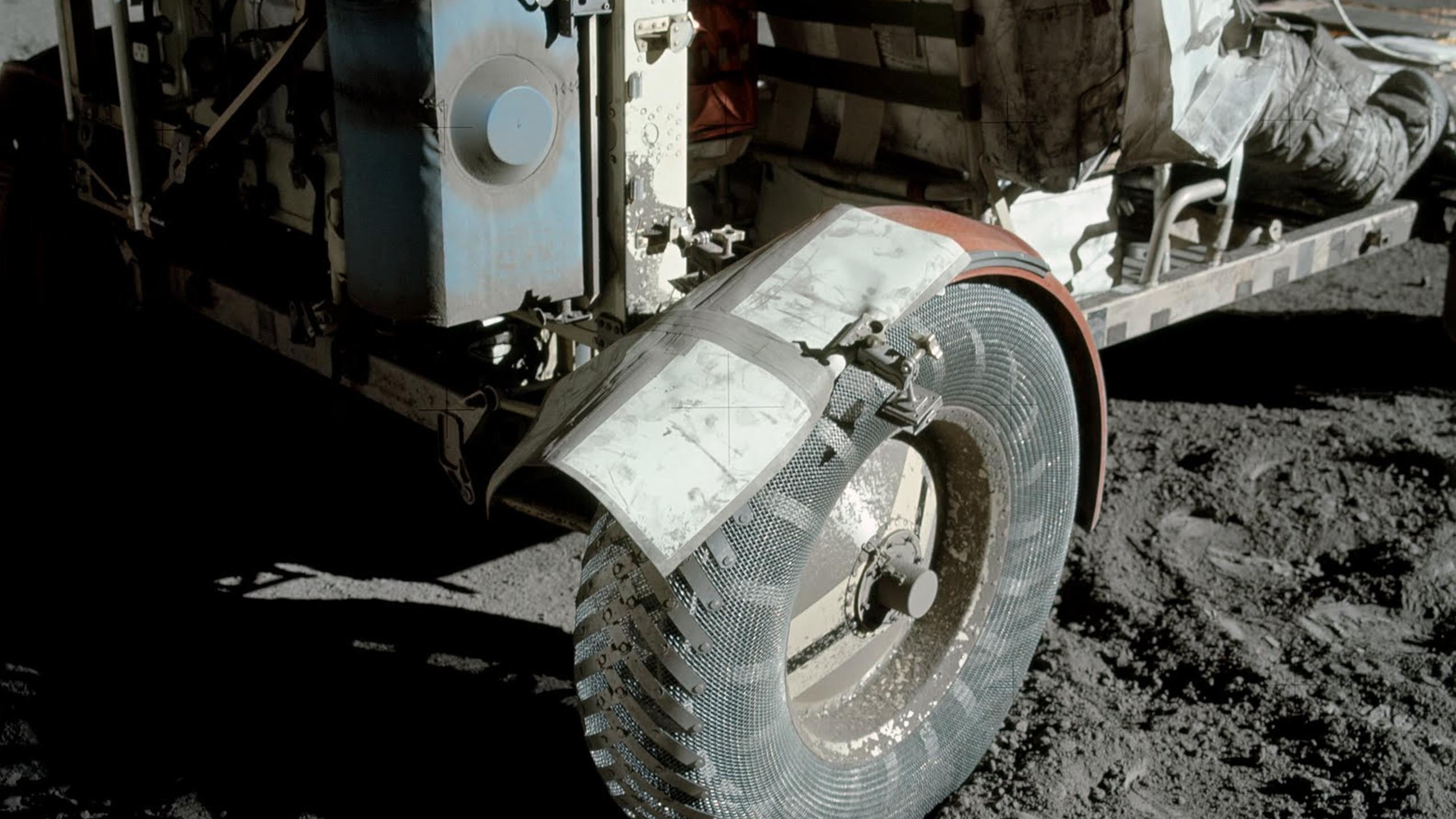 nasa-car-on-the-moon_2560x1440.jpg