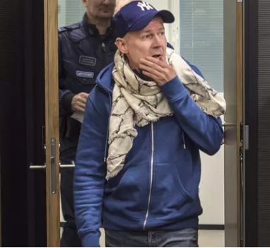Syytetty Markus Huitsi saapumassa oikeudenkäyntiin. (KUVA: Juha Tanhua)