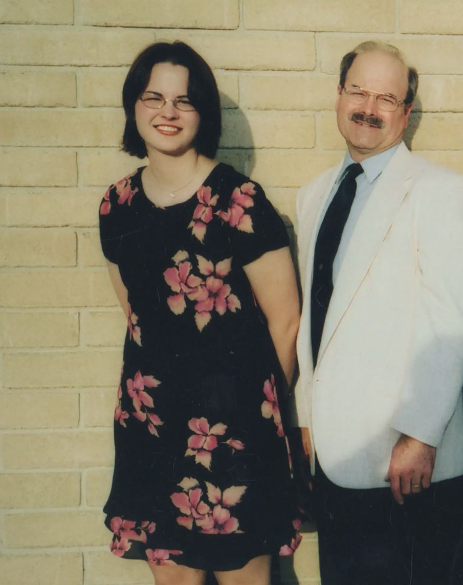Kerri Rawson ja iskä vuonna 2002