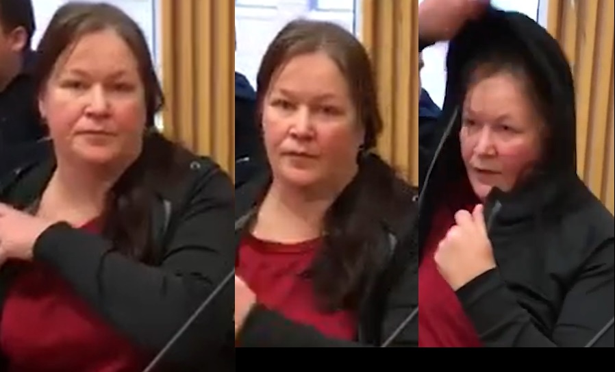 Kuvakaappaukset IL:n videolta. Ennen tuomiota olemuksensa oli samennettu. Tuomion jälkeen ei. Lopulta huppu peitti elämää nähneet kasvot.