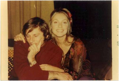 Tämä kuva Roman Polanskista ja Sharon Tatesta otettiin vain tunteja ennen Taten kuolemaa. (SPLASH NEWS)