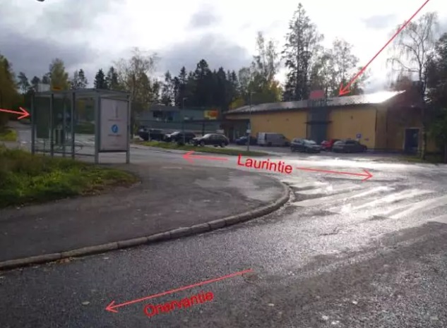Syyttäjän mukaan syytetyt seurasivat uhria bussipysäkiltä. KUVA: POLIISI