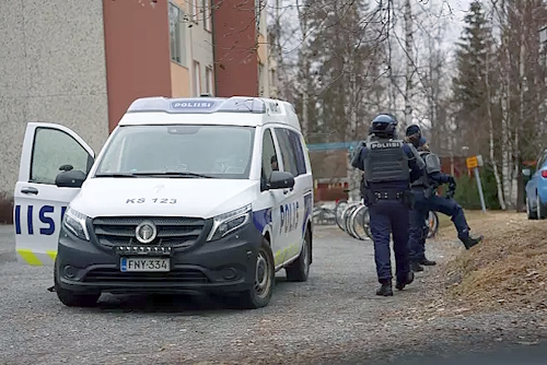Mäntän Kukkarokivellä.jpg