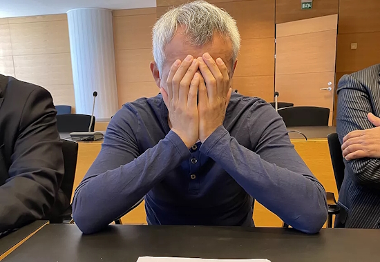 Syytetty oikeudessa.jpg