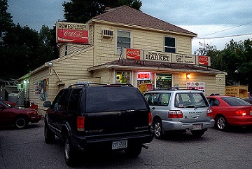 Rowe´s Corner market.jpg