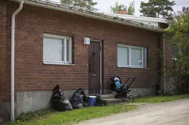 Surma tapahtui pariskunnan kotona Espoon Mankkaalla. (KUVA: Terhi Ylimäinen)