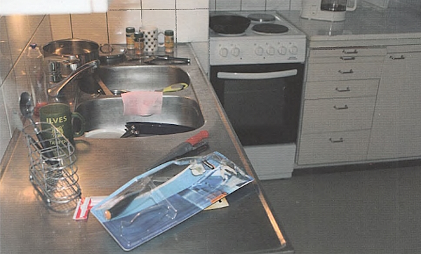 Veitsipakkauksesta puuttuu iso veitsi.jpg