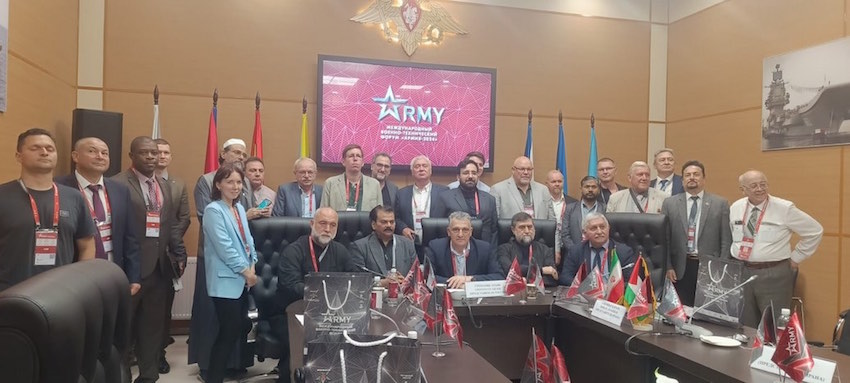 VKK_Ano_ARMY_002.jpg